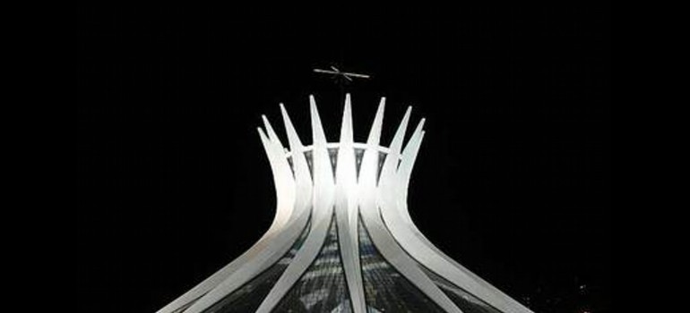 Oscar Niemeyer, condecorado con la Orden de las Artes y las Letras de España