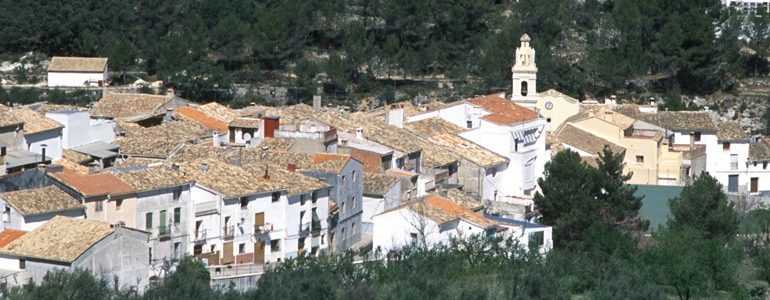 El pueblo más pequeño de la provincia de Alicante, Famorca, pionero en España en sostenibilidad con su nuevo ayuntamiento.